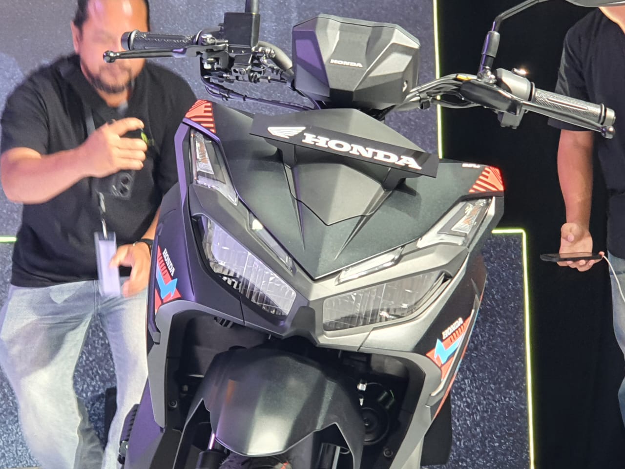 Bisa Enggak Pasang Setang Honda Vario 125 Street di Varian Standar?