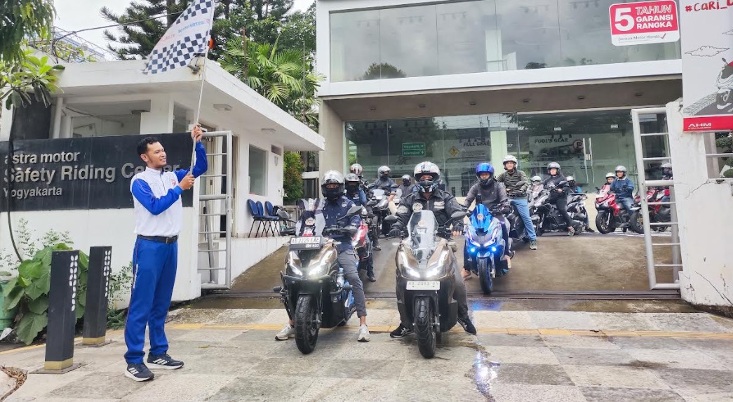 Seru! Astra Motor Yogyakarta Gandeng Komunitas Honda ADV 160 Eksplor Tempat Bersejarah dan Mistis
