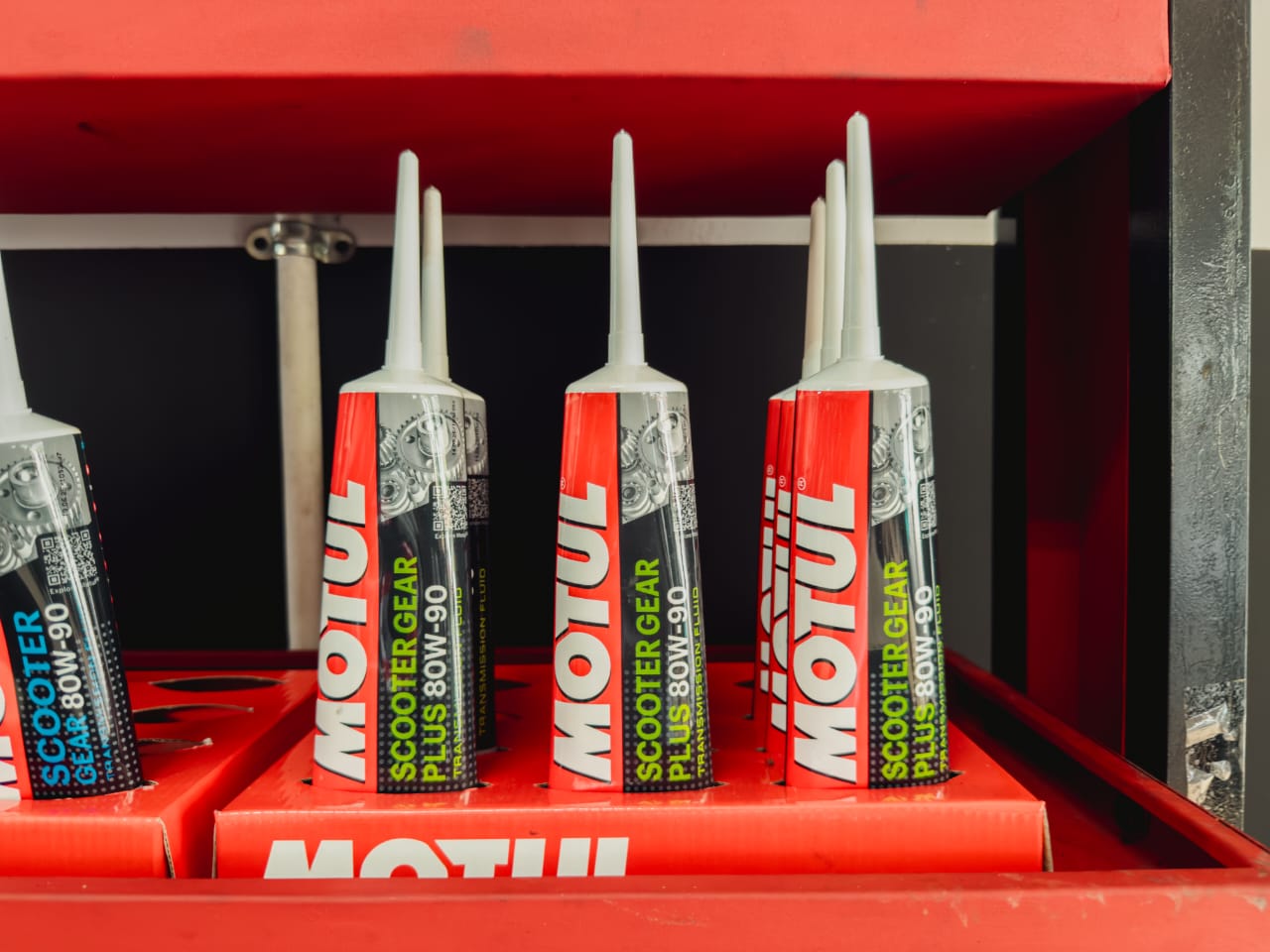 Motul Scooter Gear Plus 80W-90, Pelumas Khusus Gear Box Motor Matic