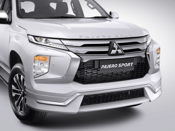 Pajero Sport Tambah Ganteng Pakai Aksesori Resmi Ini, Harga Mulai Rp 600 Ribuan