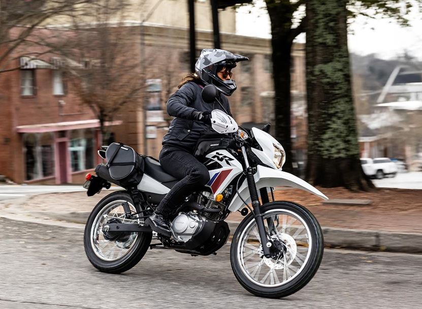 Motor Dual Sport Honda Ini Tangguh di Tanah dan Aspal, Bandingin Speknya Lawan CRF150L