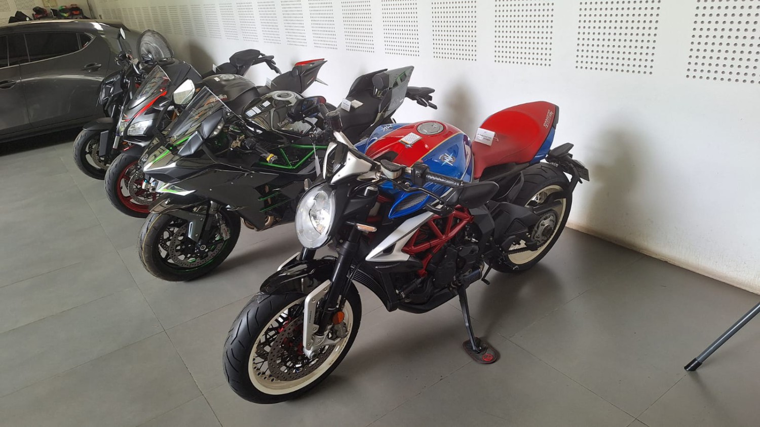 Cuma Ada 1 di Asia Tenggara, Segini Harga MV Agusta Dragster 800 RR America Edition