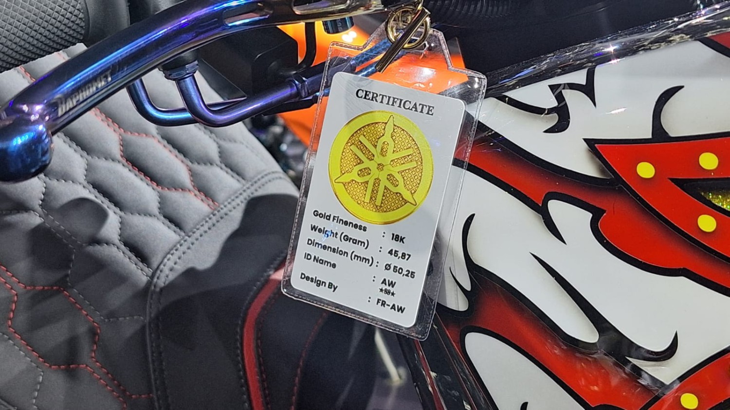 Hedon! Yamaha XMAX Finalis CustoMAXI Pakai Emblem Emas Seharga Mobil