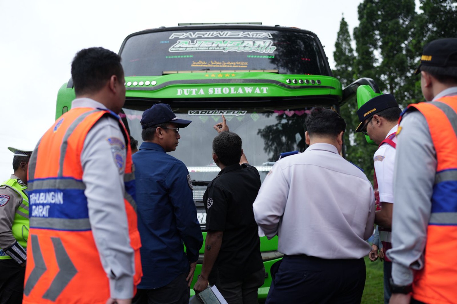 Jelang Nataru, Ini Alasan Puluhan Bus Tak Bisa Jalan di Tol Jagorawi