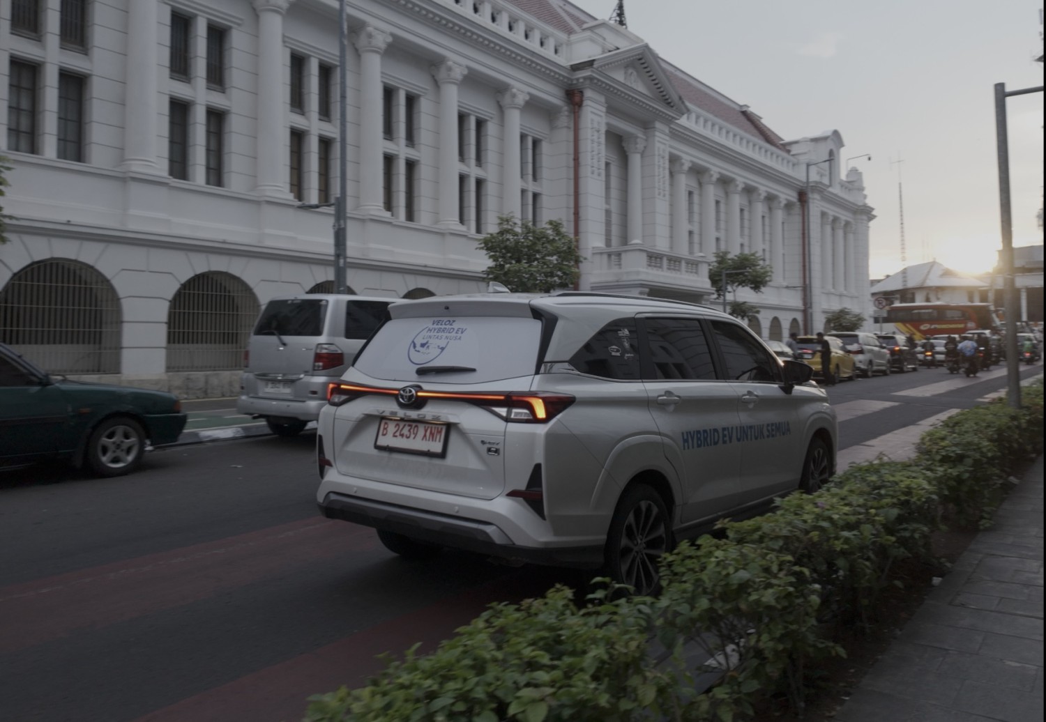 Tercatat, Ini Konsumsi BBM Veloz Hybrid EV Lintas Nusa Di Seputaran Jakarta