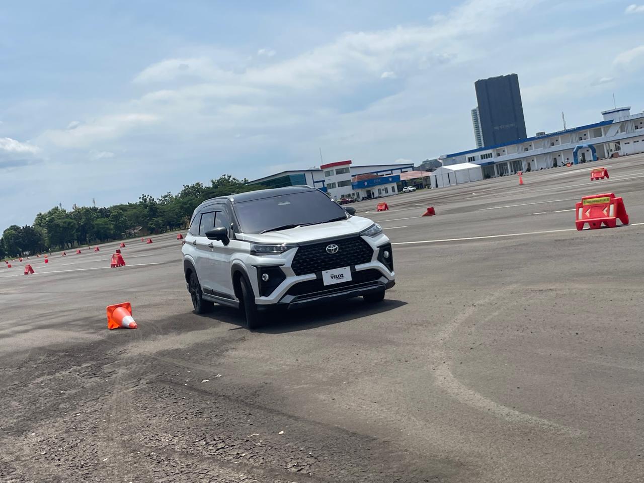 Headunit Superior Ada Di Toyota Veloz HEV, Bisa Streaming Lho