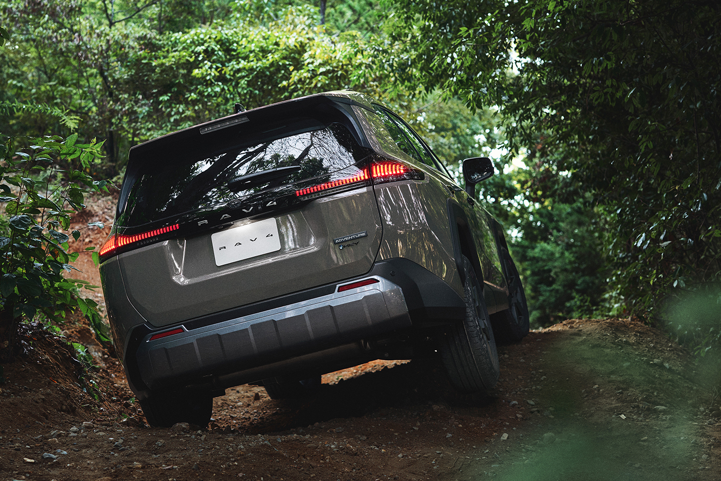 Toyota RAV4 Terbaru Rilis di Jepang, Versi Hybrid Biasa Speknya Begini