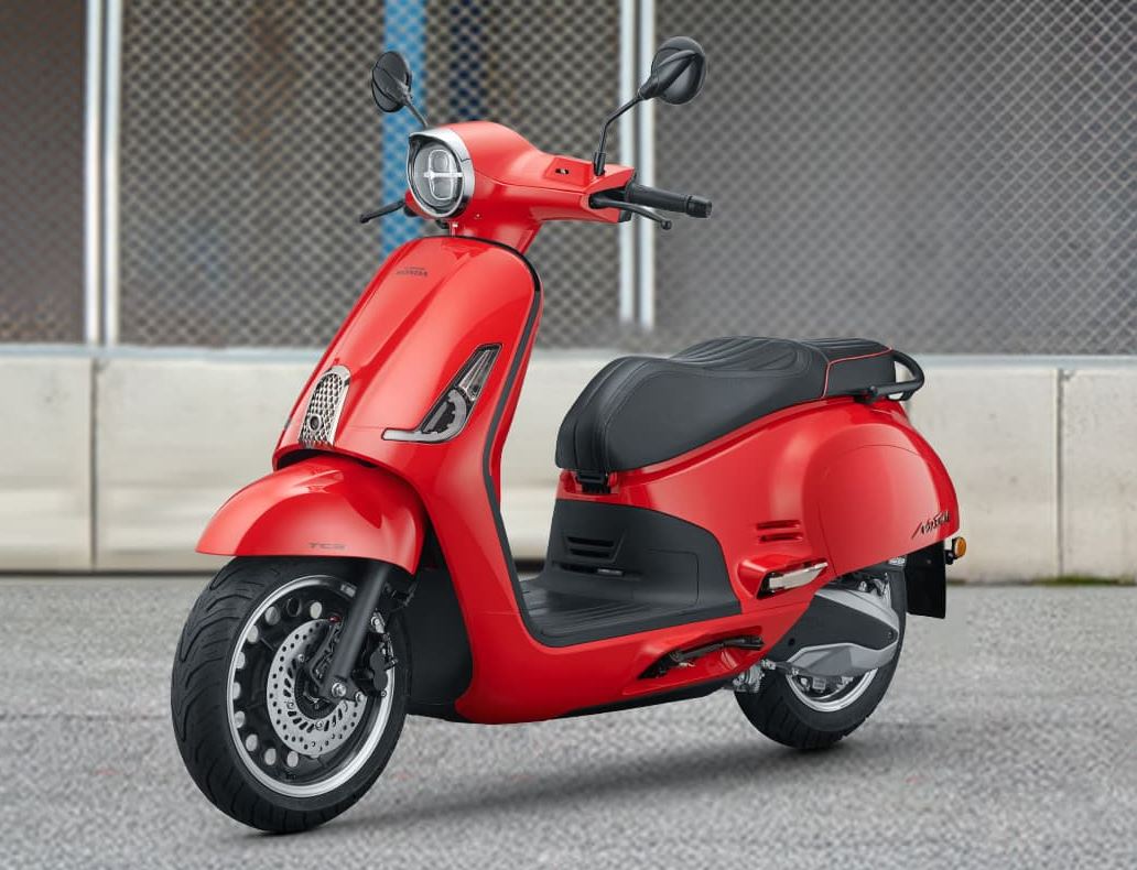 Honda Luncurkan Skutik Retro Baru Bernuansa Imlek, Cuma Butuh 2,3 Liter BBM buat Jalan 100 Km