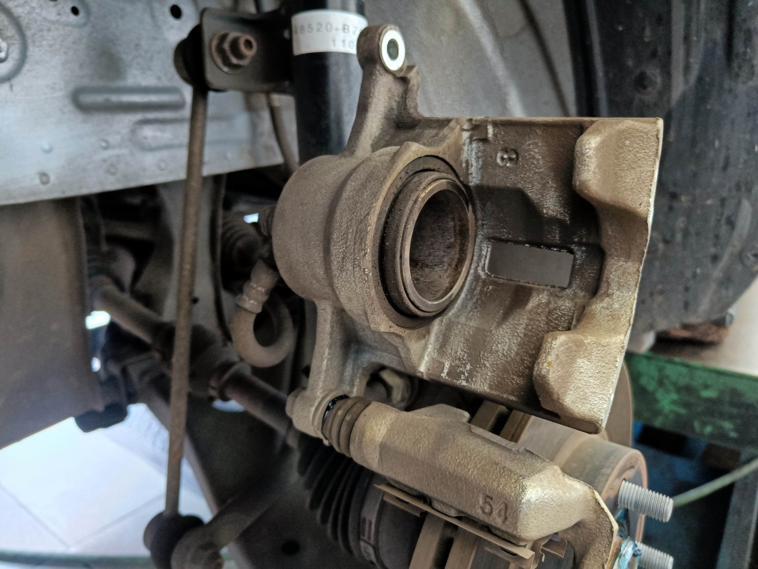 Pemilik Wajib Tahu, Beberapa Penyebab Kaliper Rem Mobil Macet