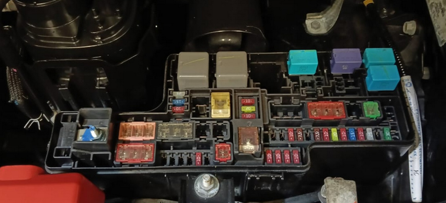Jarang Yang Tahu, Ini Penyebab Sekring Mobil Bekas Meleleh Usai Mudik