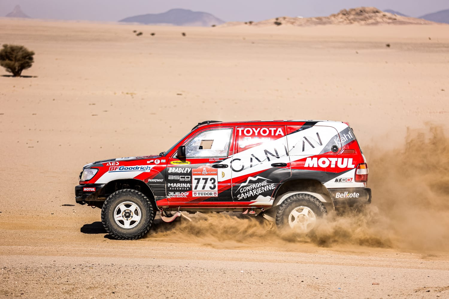 Didukung Motul, Julian Johan Ukir Prestasi Bersejarah Indonesia di Rally Dakar 2026