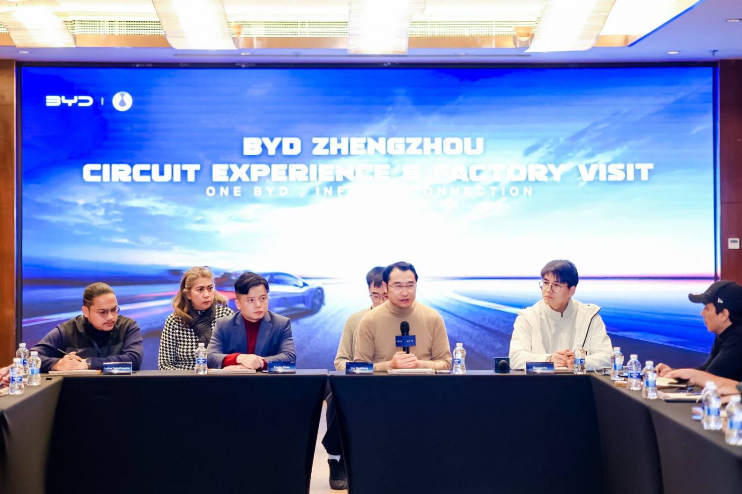 Dual Mode Memberi Banyak Keuntungan, BYD Akan Bawa Denza B5 ke Indonesia