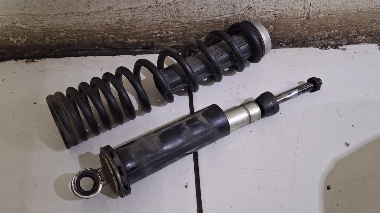 Sokbreker Belakang Bawaan Motor Rusak Bisa Diservis, Ini Syaratnya