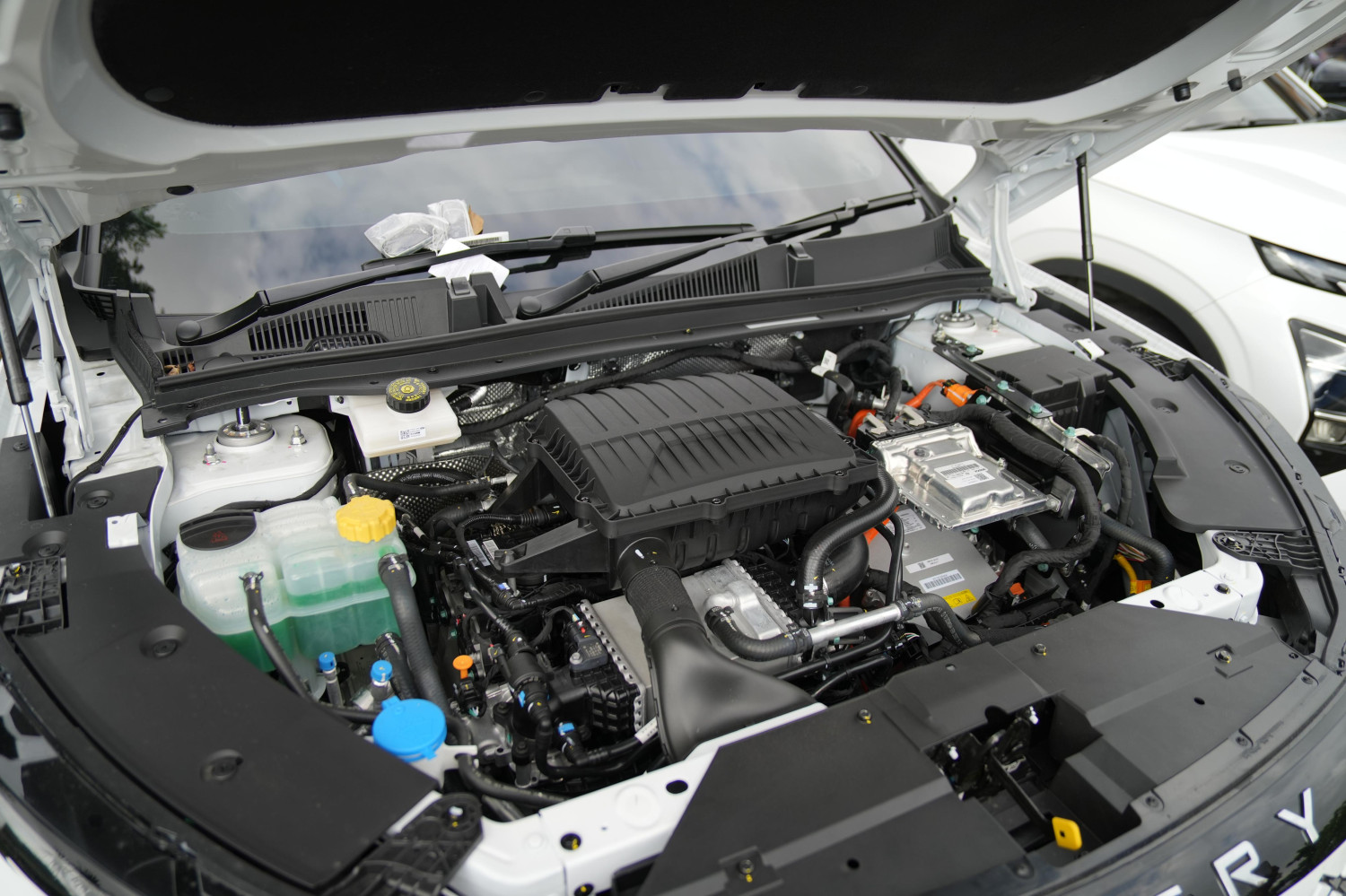 Bakal Rilis Di IIMS 2026, Intip Spesifikasi Mobil Baru Chery C5 CSH