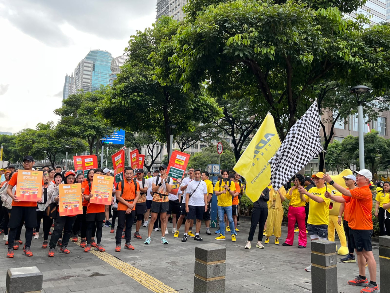 Pemanasan IIMS Jakarta 2026, Adira Finance dan Danamon Turun ke Jalan