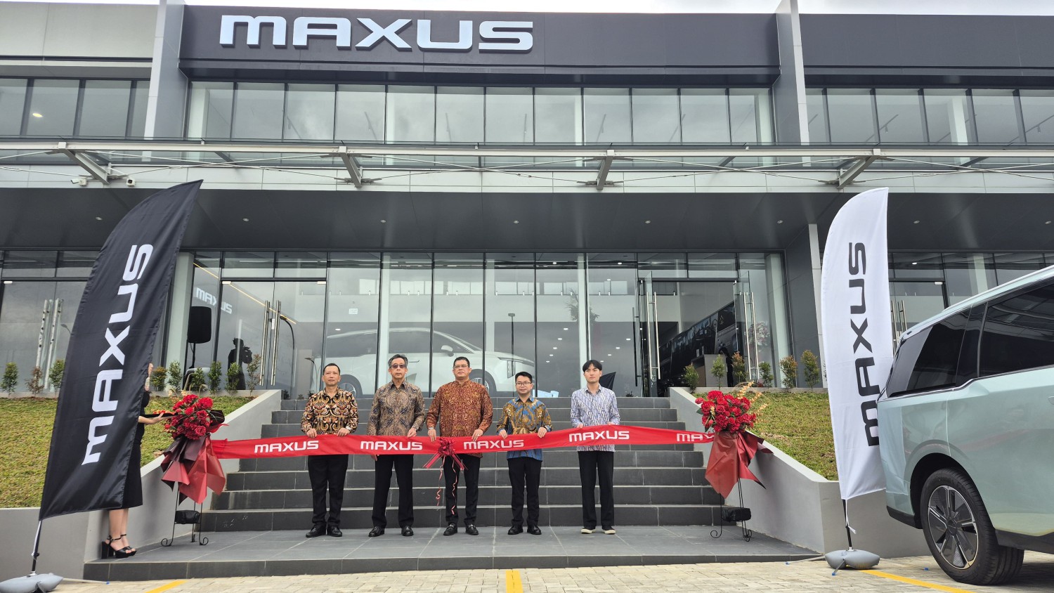 MAXUS Resmikan Dealer Baru di PIK, Perkuat Ekosistem Kendaraan Listrik