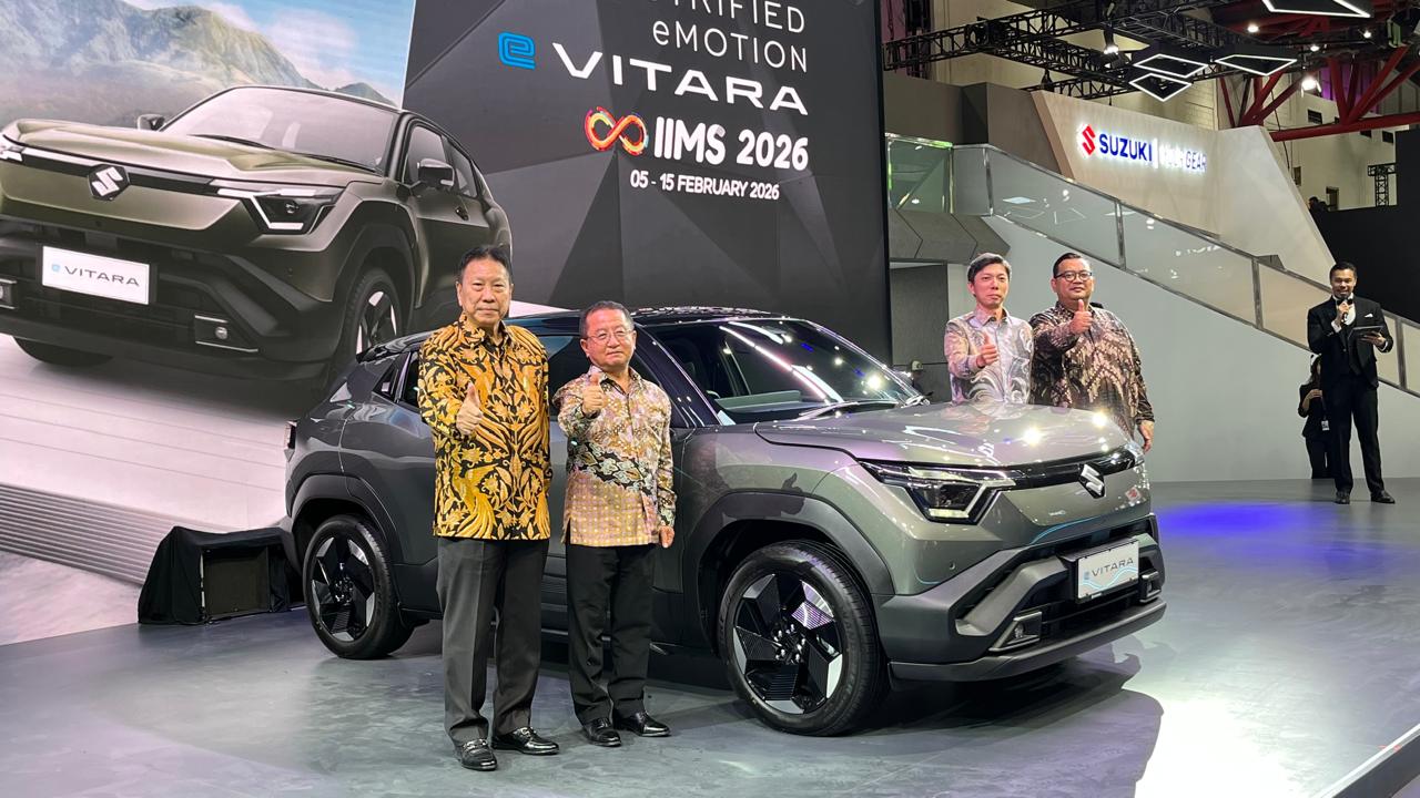 Suzuki eVitara , Suzuki , Suzuki Ikut Main di Mobil Listrik, Segini Harga eVitara di IIMS 2026