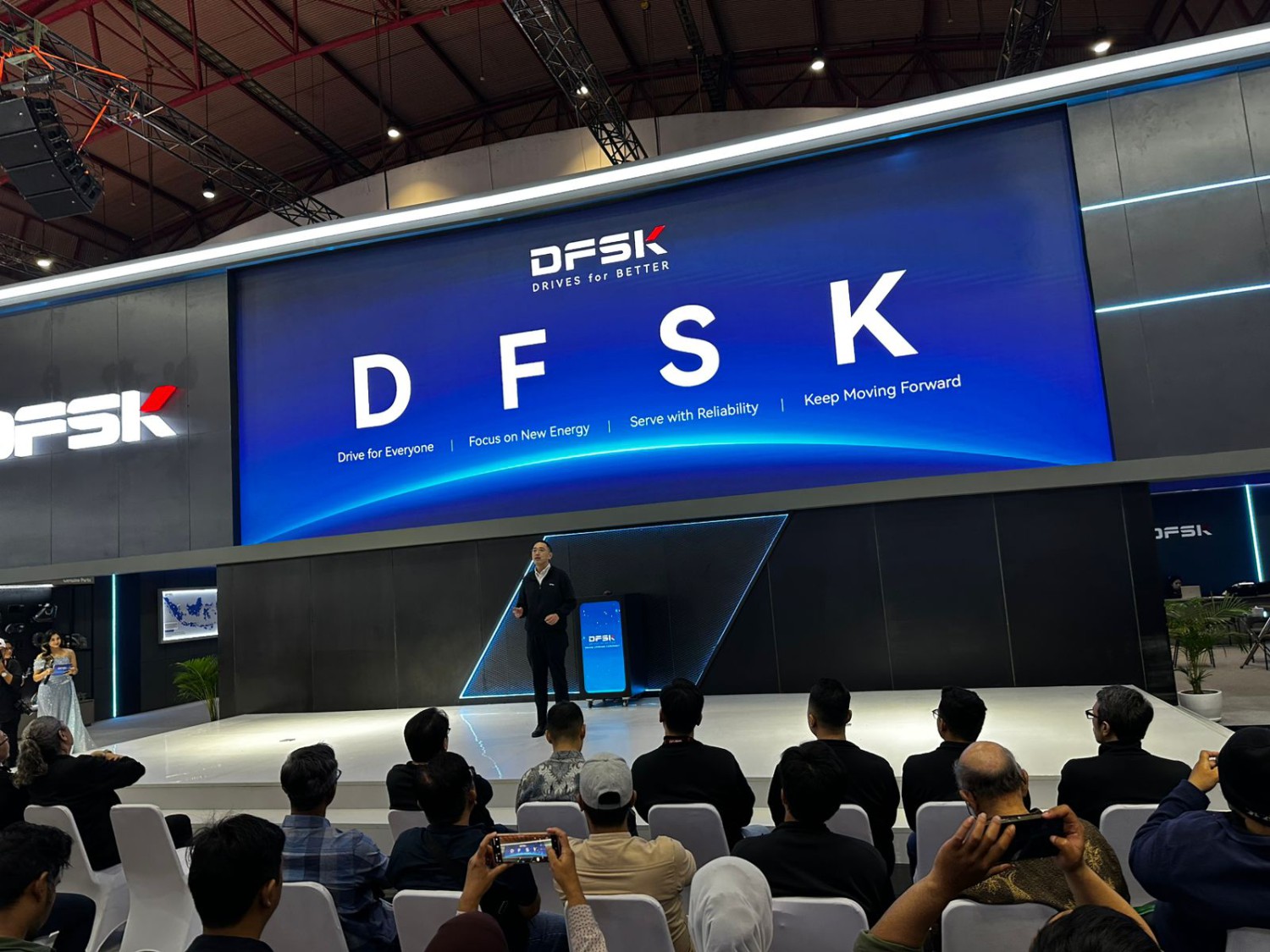 DFSK Ganti Logo Global di IIMS 2026, Tegaskan Slogan Drive For Better