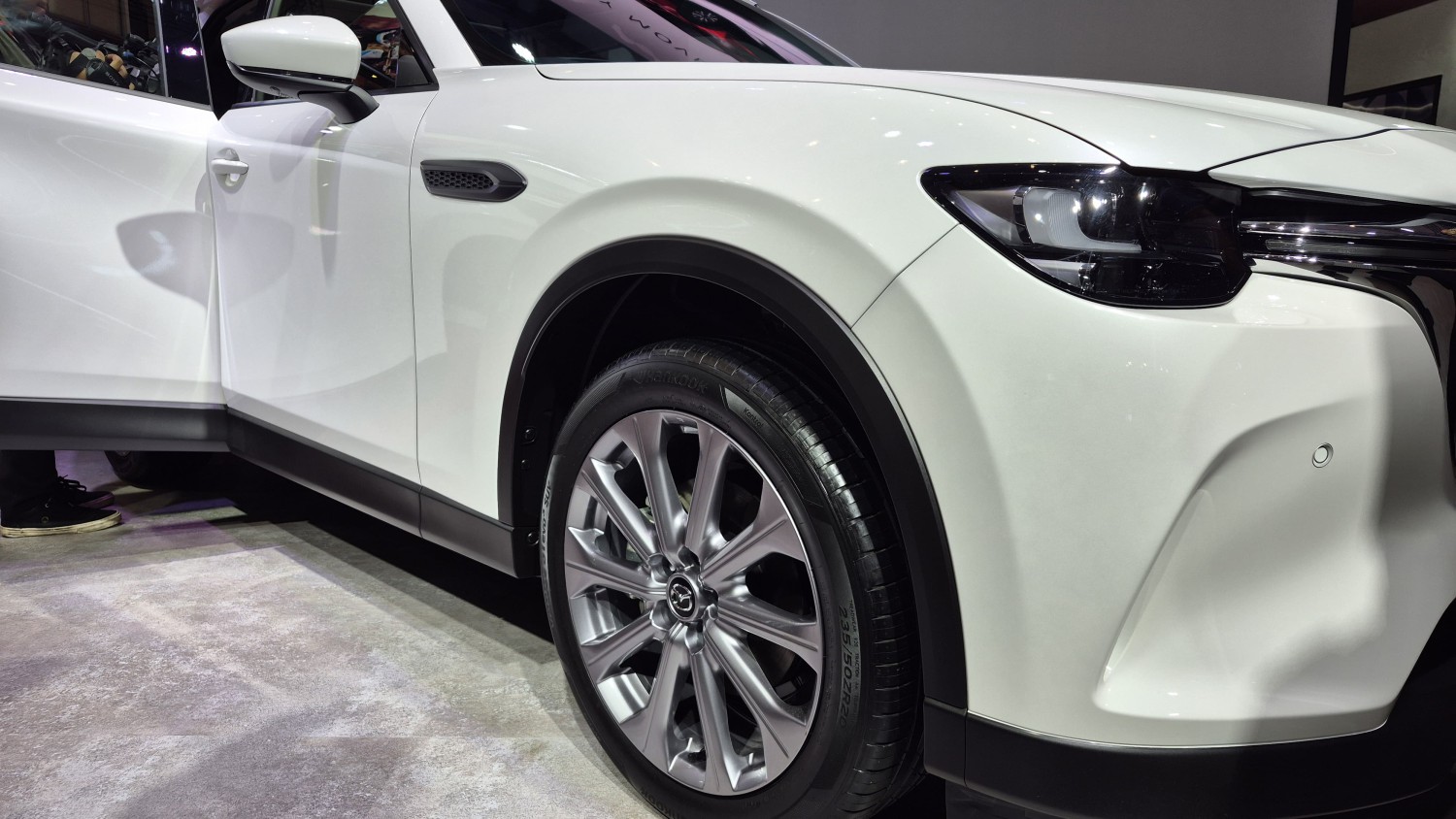 The New Mazda CX-60 Sport Resmi Diperkenalkan di Ajang IIMS 2026