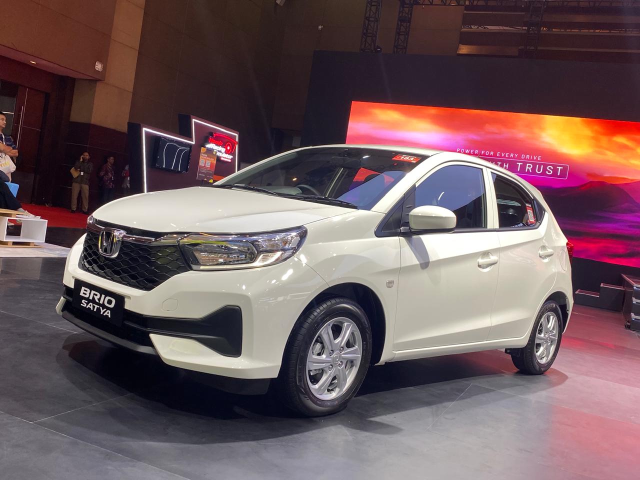 Pesonanya Simpel dan Elegan, Ini Detail Luar Dalam Honda Brio S CVT