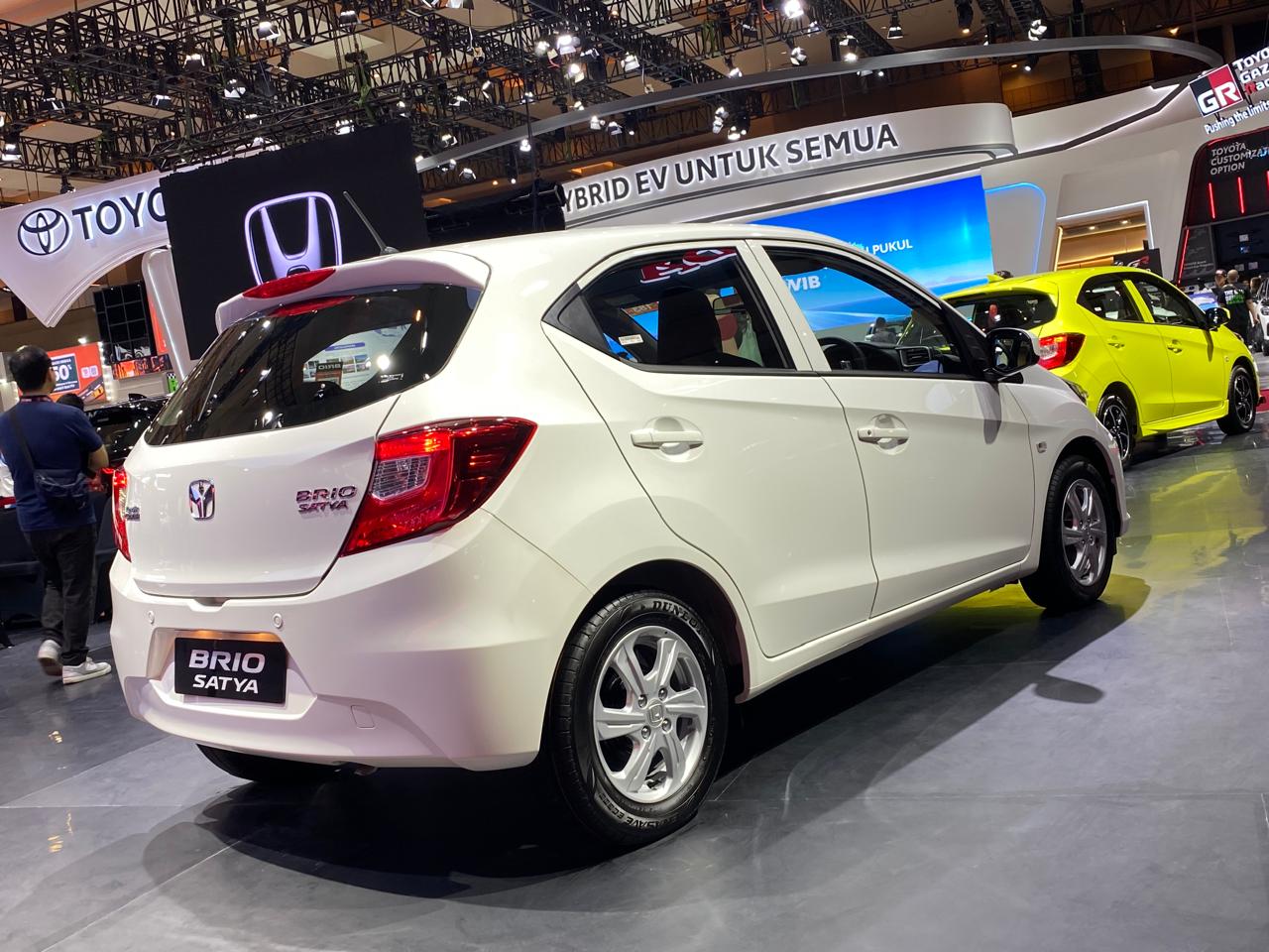 Pesonanya Simpel dan Elegan, Ini Detail Luar Dalam Honda Brio S CVT