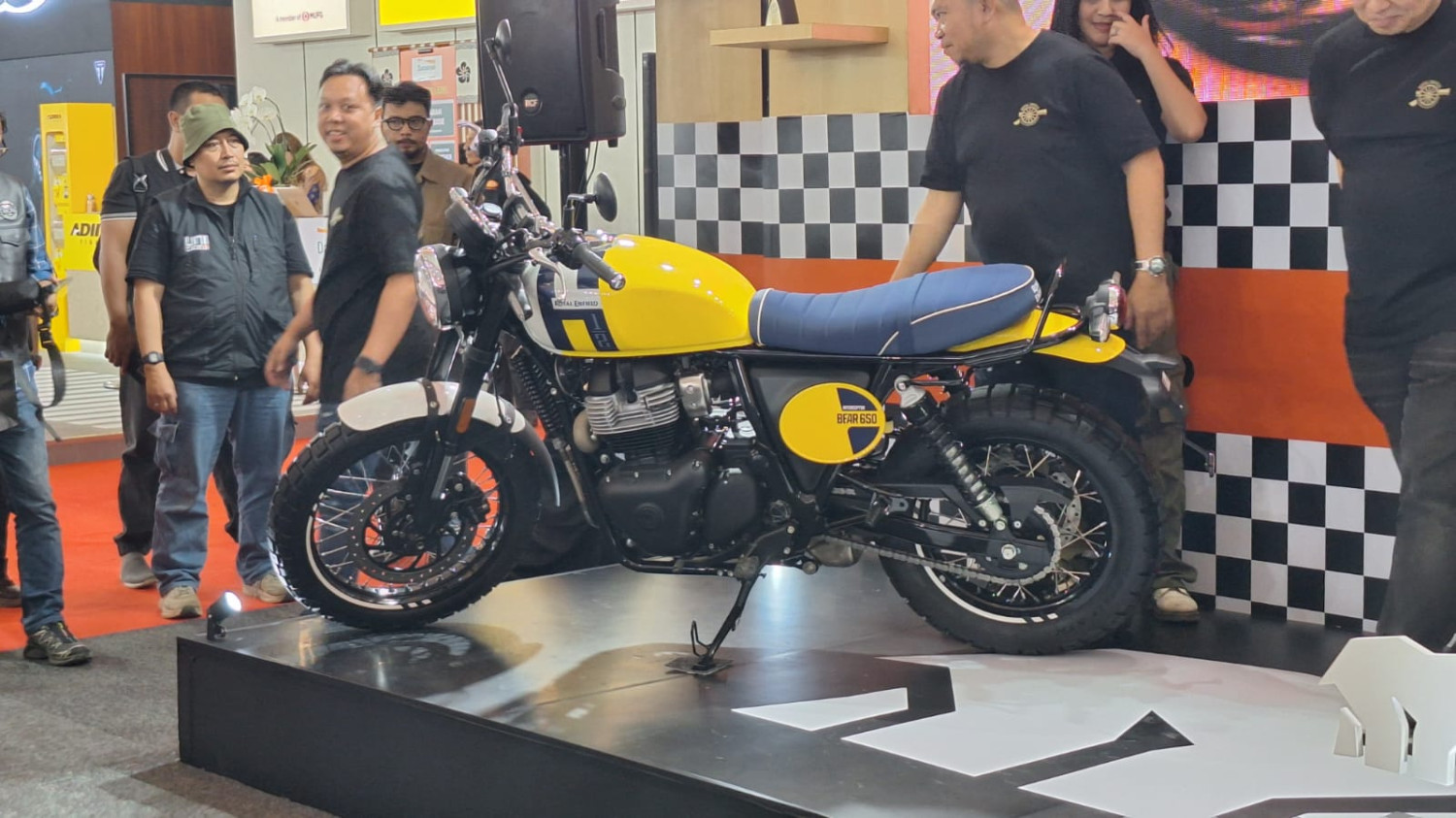 Bikin Orang Lain Melirik, Ini Pilihan Warna Royal Enfield Bear 650