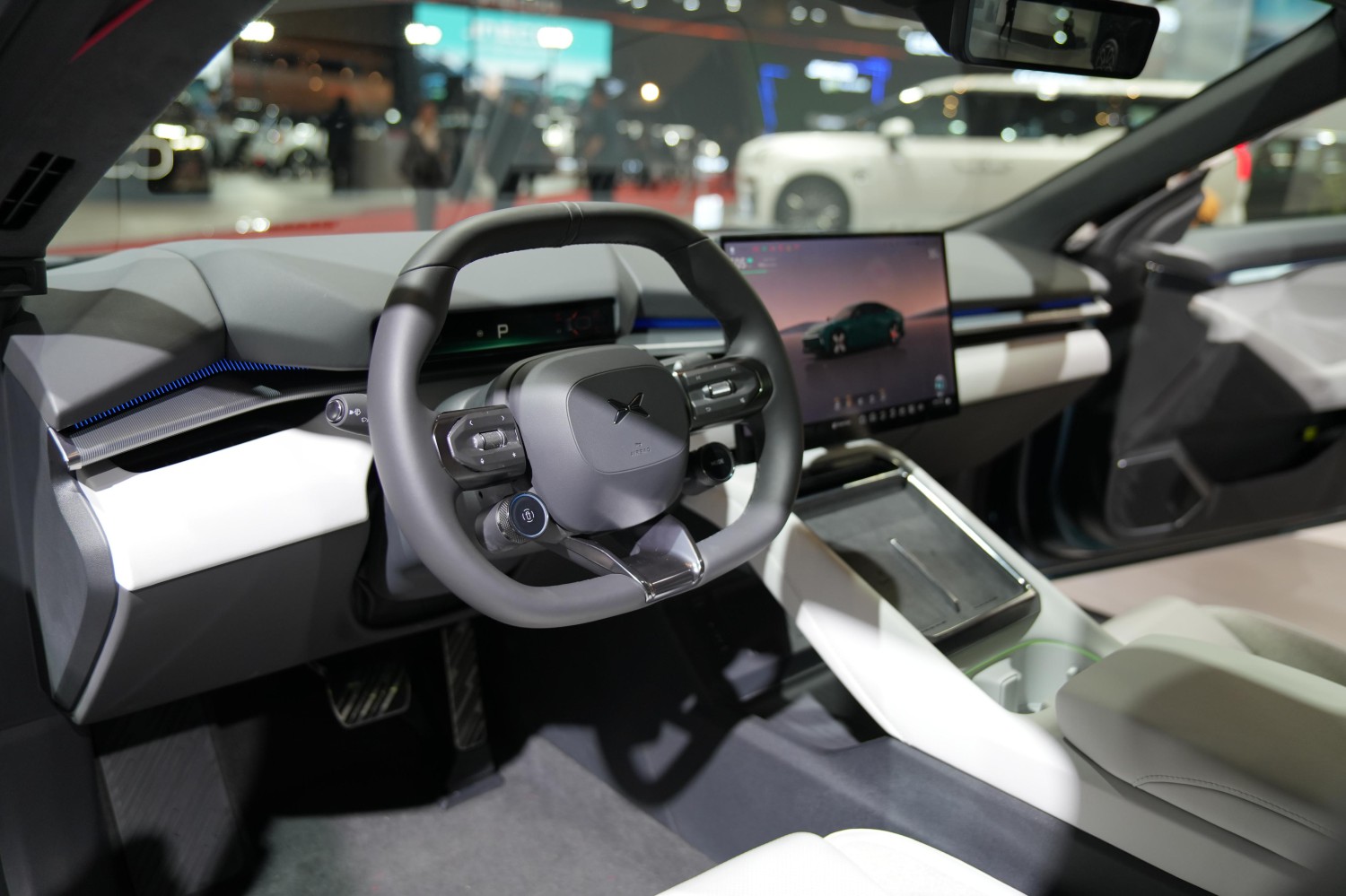 Teknologi Masa Depan, Atur Posisi Setir XPENG P7 Caranya Unik