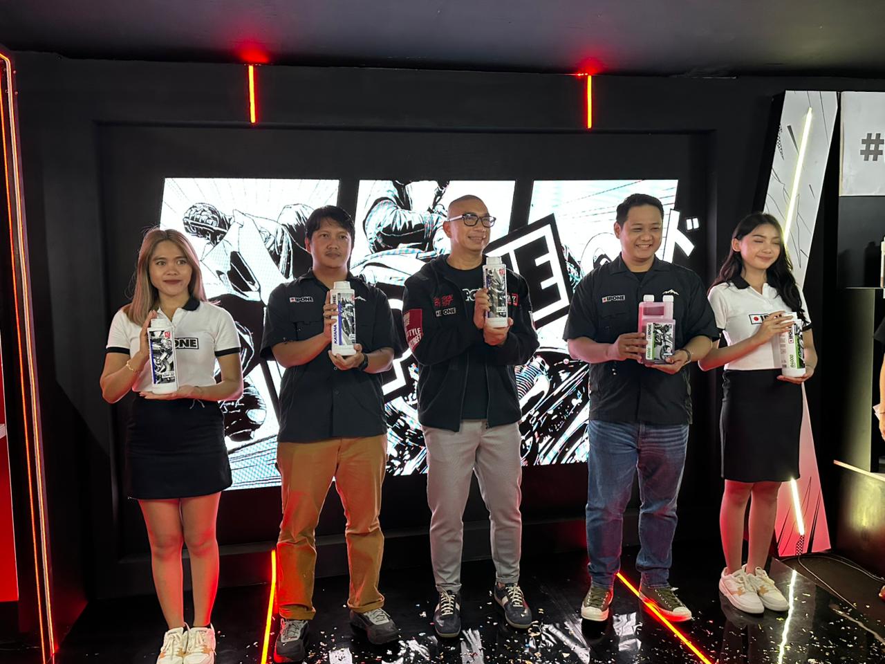 Oli IPONE Teknologi PAO &amp; Ester Kini Hadir untuk Motor Sport dan Matic di IIMS 2026