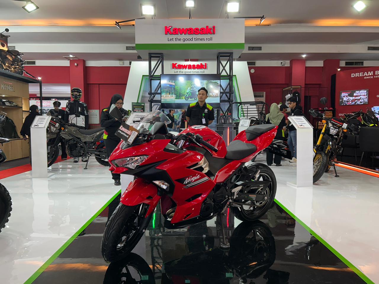 Wow! Kawasaki Ninja Dikasih Diskon Rp 20 Juta Selama IIMS 2026