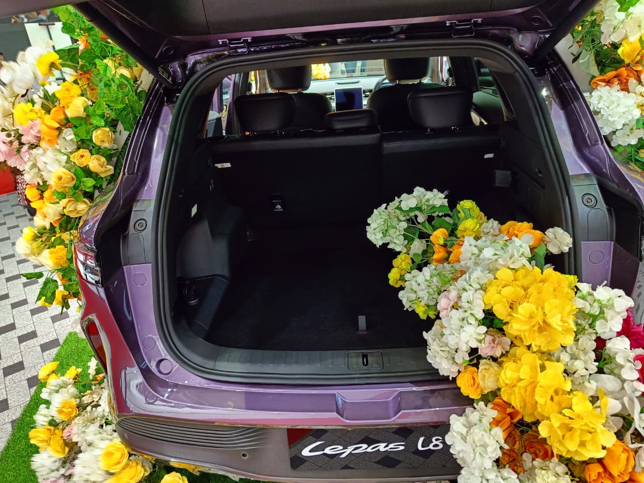 Dibekali 47 Ruang Penyimpanan, Luas Bagasi Lepas L8 Bisa Sampai Segini