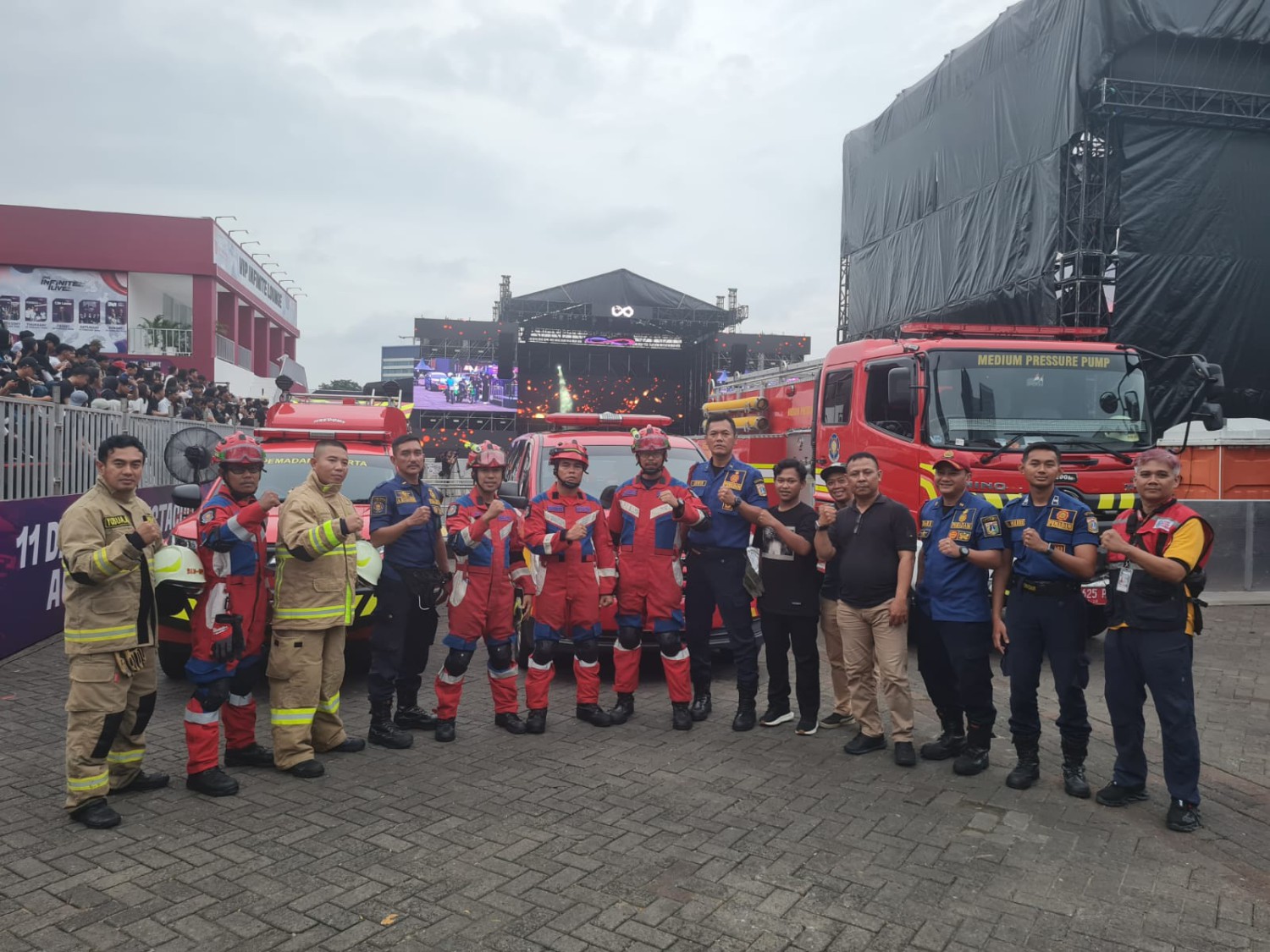 Seru! Damkar DKI Tampil Memukau di IIMS 2026, Oplet Si Doel Jadi Sorotan