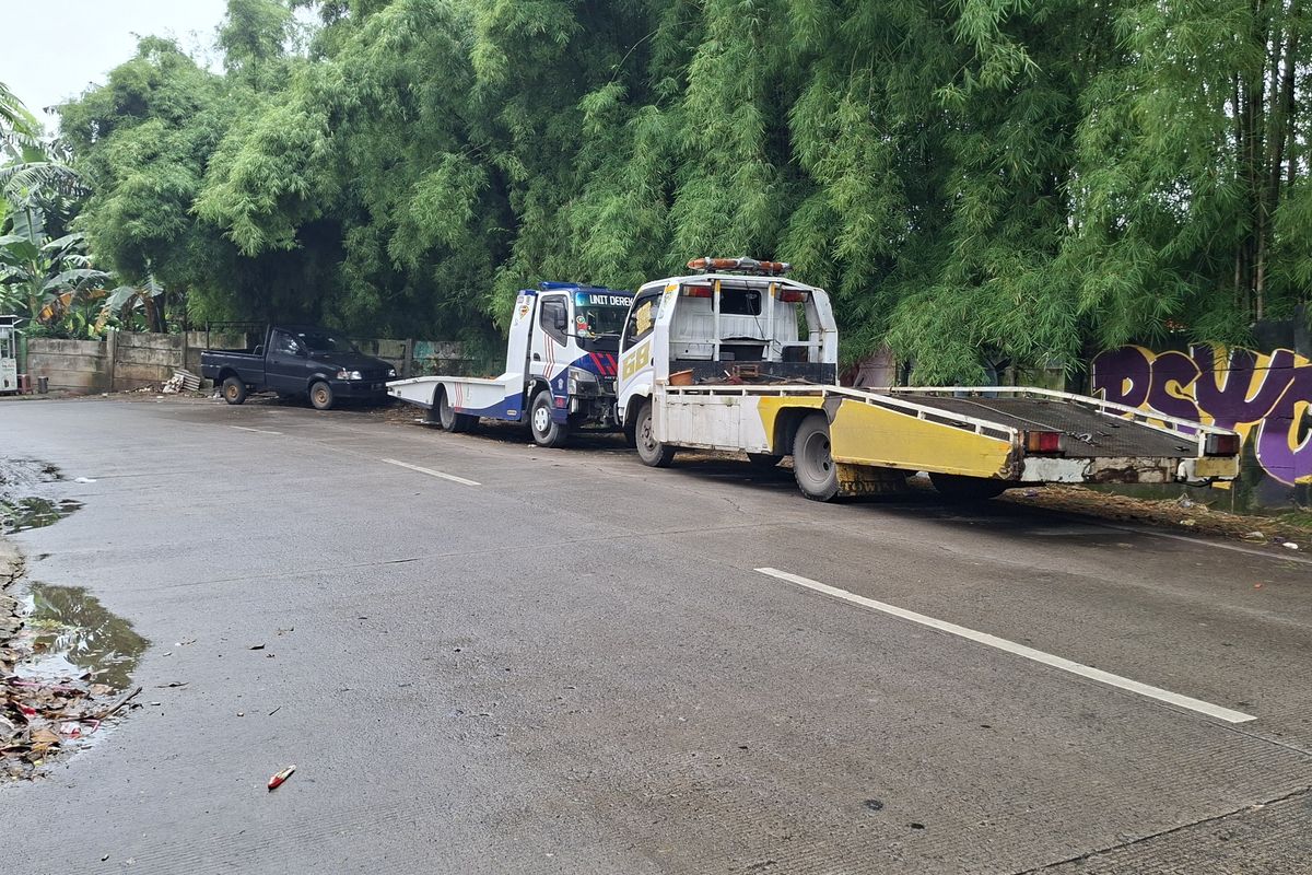 Jalan Haji Lebar Meruya Selatan Bak Kandang Truk Towing, Warga Curiga Ada Setoran