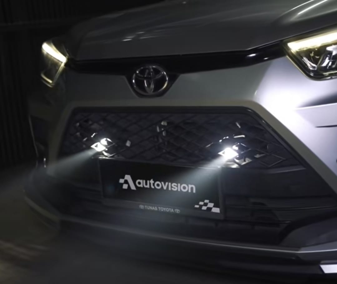 Perempuan Suka Nyetir Malam ? Ini Manfaat Pasang Lampu Tambahan Pada Mobil