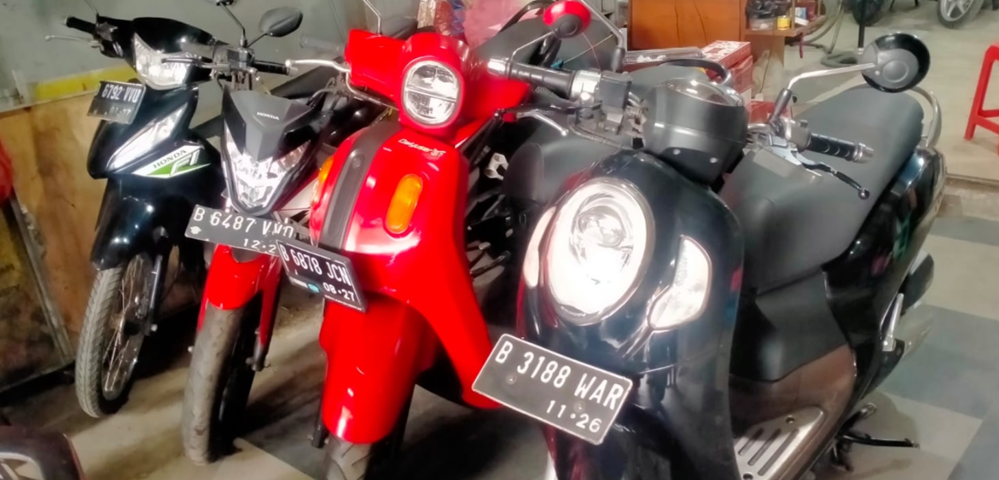 Honda, Motor Bekas Irit Bensin 55,5 Km/ Liter Honda Scoopy 2021 Dijual Segini