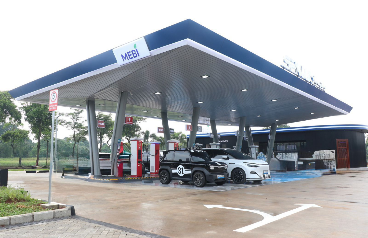 PLN Resmikan SPKLU Ultra Fast Charging Dengan Teknologi Canggih