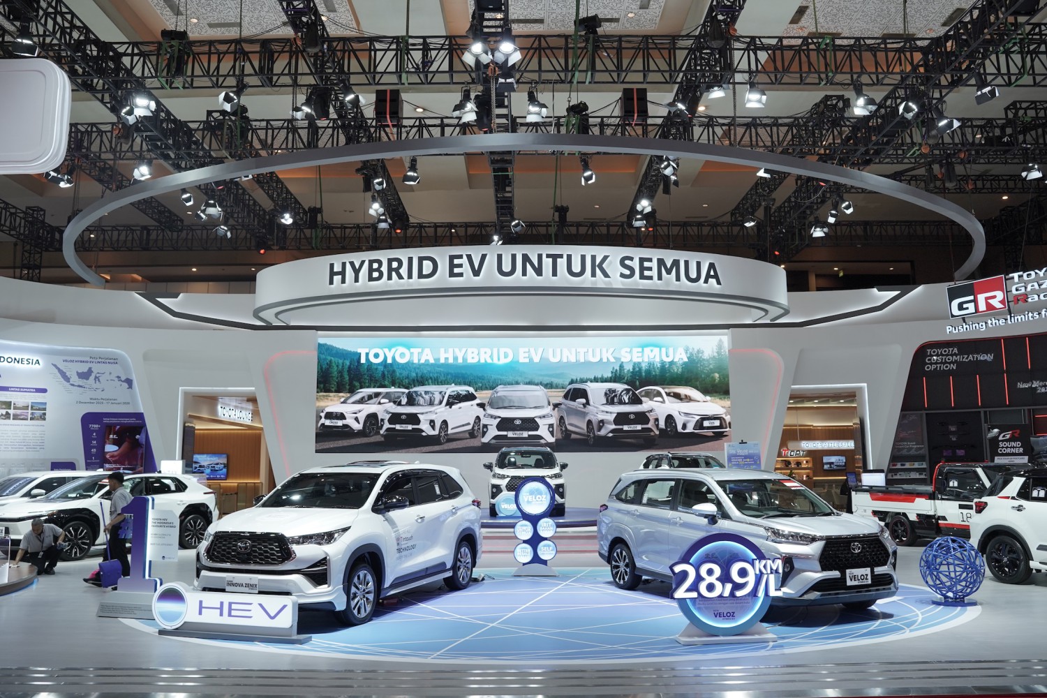 Jadi Tulang Punggung Baru, Zenix Hybrid dan Veloz Hybrid Terlaris di IIMS 2026