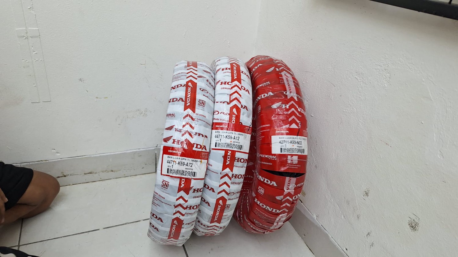 Ban Bawaan Motor Honda Bisa Dipasang di Yamaha? Ini Kata Mekanik