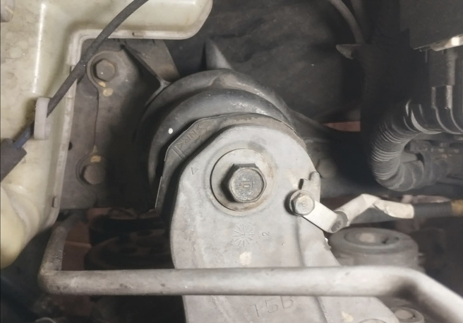 Getaran Mesin Mobil Saat Idle Bisa Berasal dari Engine Mounting?