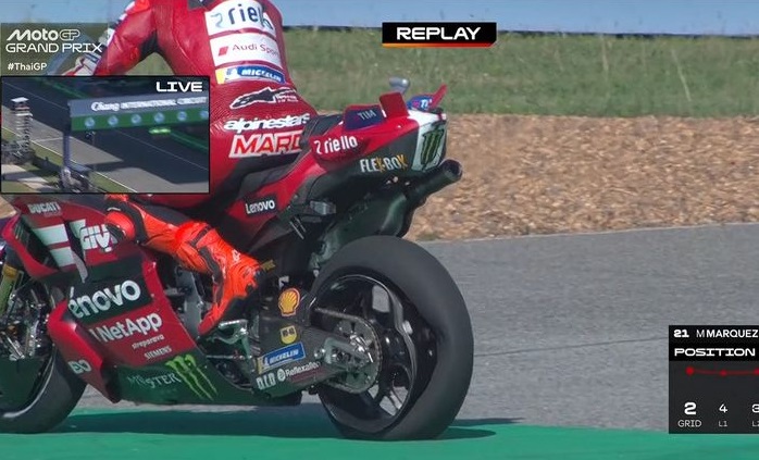 Marc Marquez, Marquez, MotoGP, Apes! Ban Belakang Pecah Paksa Marc Marquez Keluar dari Persaingan Podium MotoGP 2026