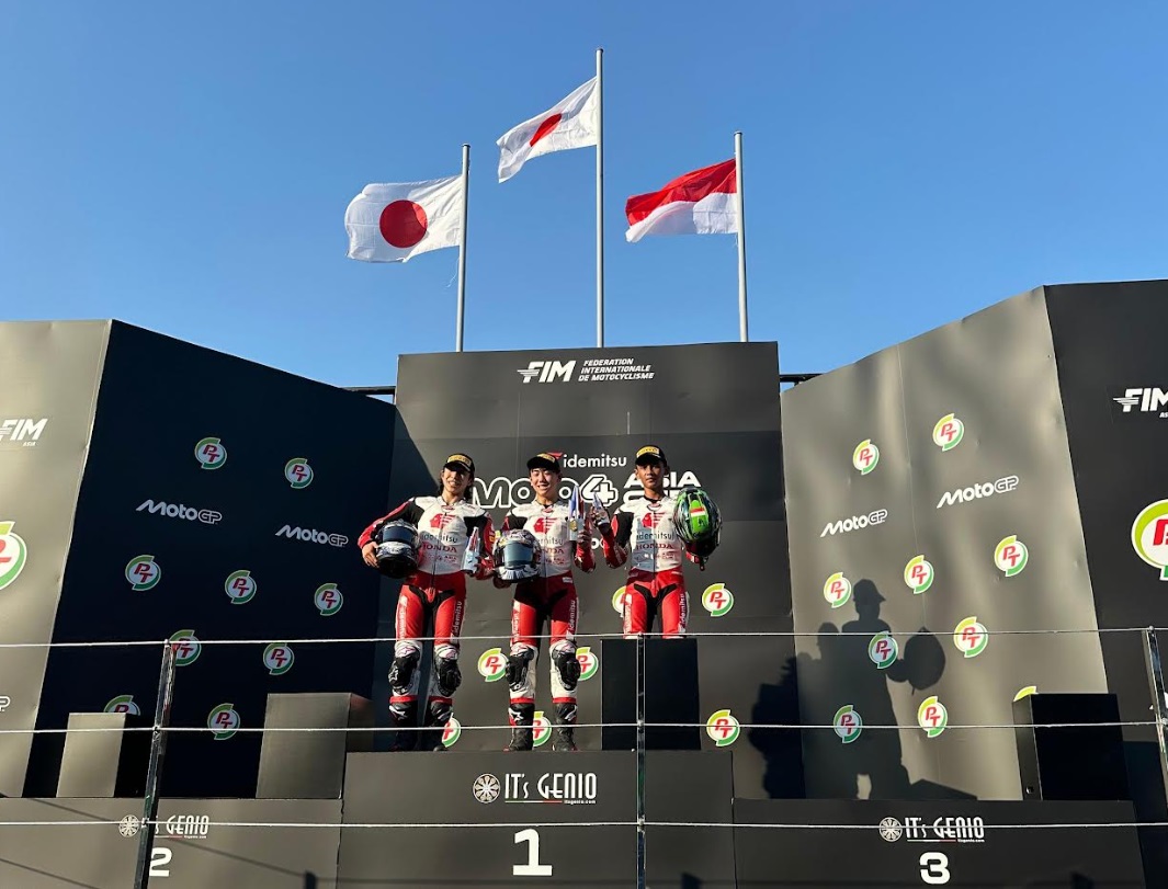 Manuvernya Kelas Dunia! Bintang Pranata Sukma Sabet Podium di Seri Pembuka Moto4 Asia Cup 2026