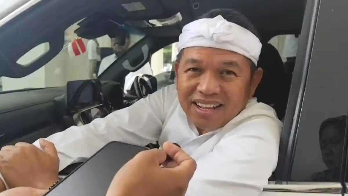 Gebrakan Dedi Mulyadi, Pinjamkan Toyota Alphard Buat Jadi Mobil Dinas Wali Kota Banjar