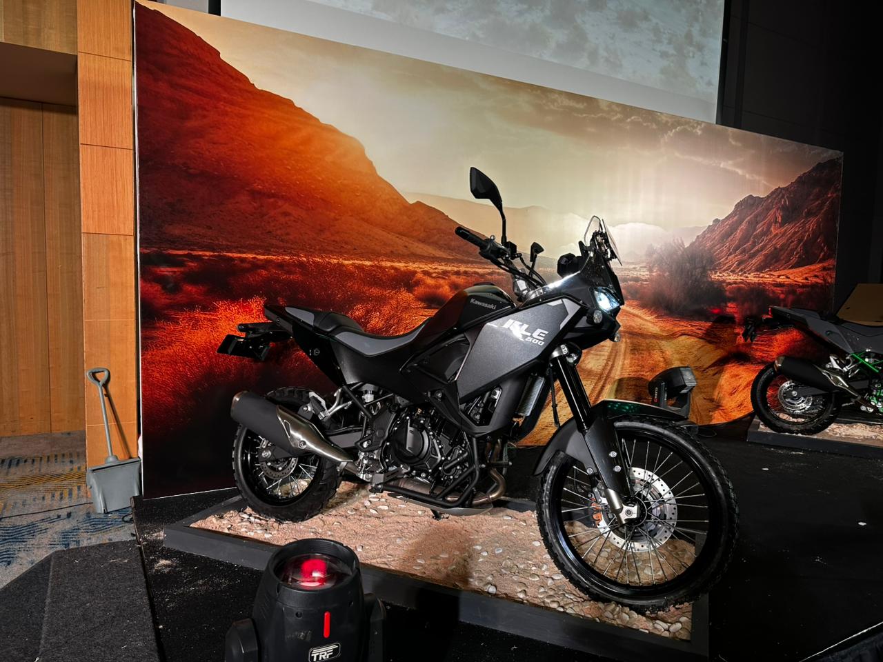 KMI Luncurkan Kawasaki KLE500, Harga Bikin Rival Menangis