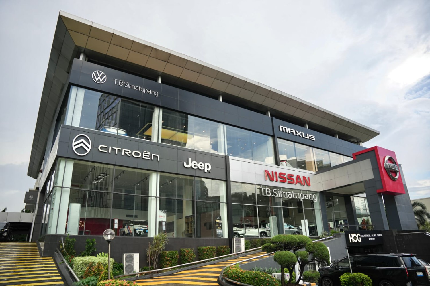 Maxus Resmikan Jaringan Dealer Flagship Baru di Jakarta Selatan