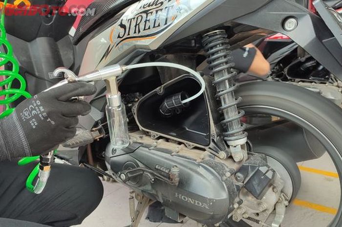 Bukan Disemprot dari Box Filter, Ini Cara Ampuh Bersihkan Throttle Body Motor