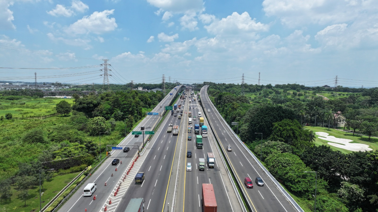 Belum Puncak Mudik, Tapi Jalan Layang MBZ Sudah Mulai Ramai Kendaraan H-9 Lebaran