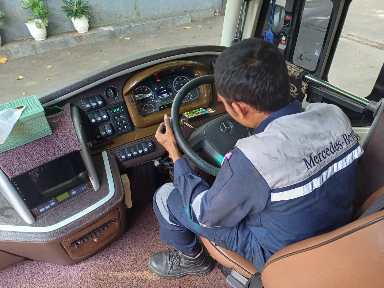 Jaga Operasional Bus Saat Mudik, DCVI Buka 12 Titik Layanan Lebaran Rescue