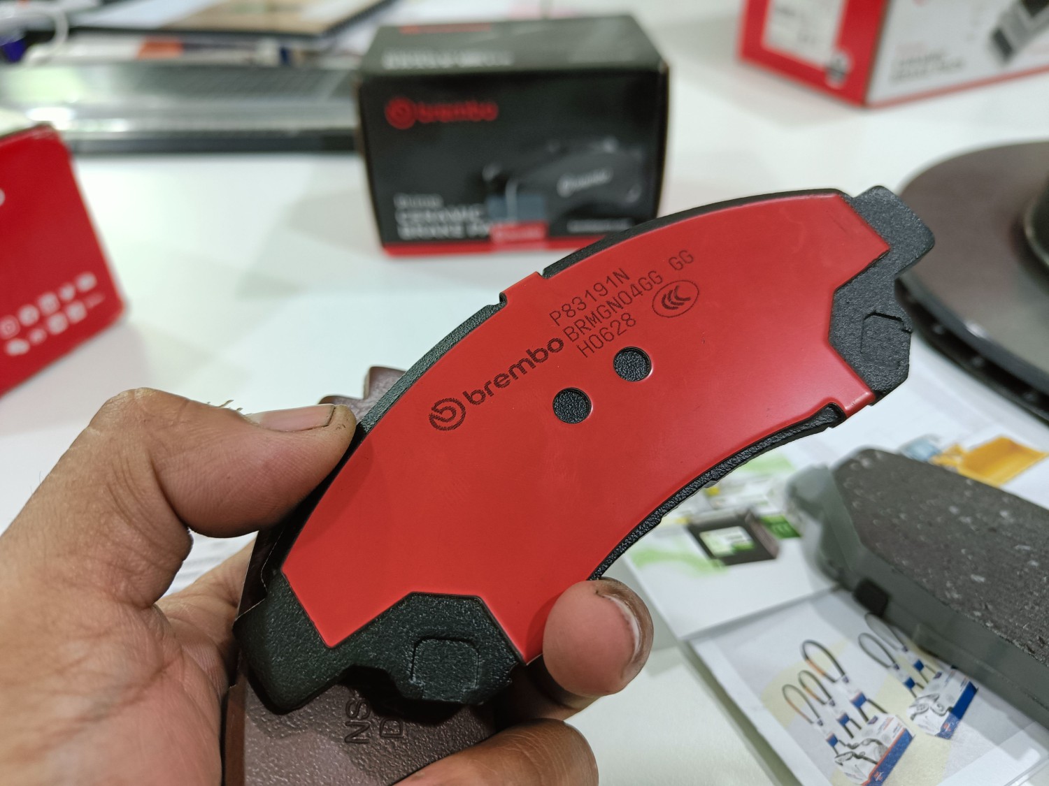 Penjelasan Metal Shim pada Kampas Rem Mobil Bisa Mengurangi Bunyi