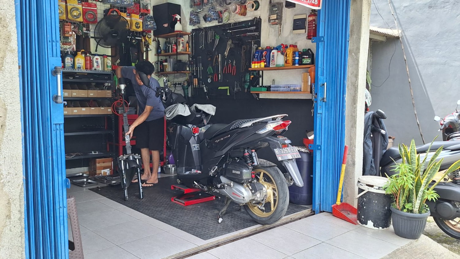 Inspirasi dari Thailand, Bengkel Ini Ganti Komstir Tanpa Getok-getok