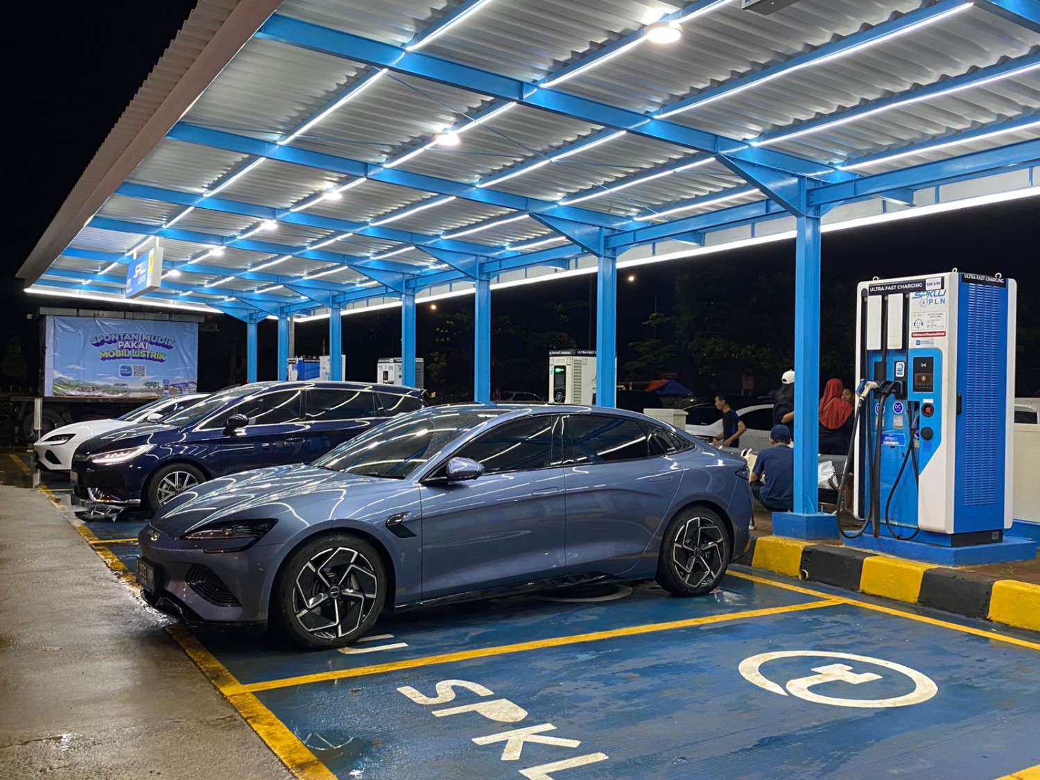 Lewat Tol Trans Jawa Naik Mobil Listrik? Cek Nih SPKLU KM 343 A