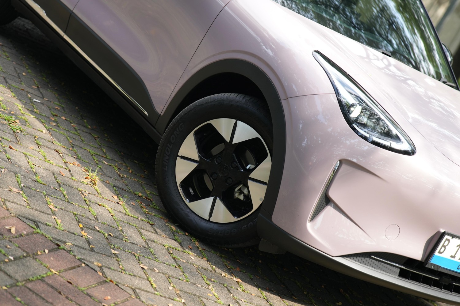 Dibejek Habis, Seberapa Pakem Pengereman Mobil Listrik Geely EX2 Max?